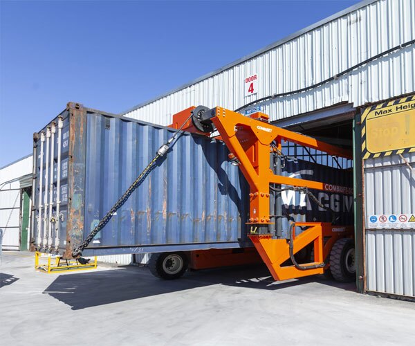 container handling | Straddle Carriers