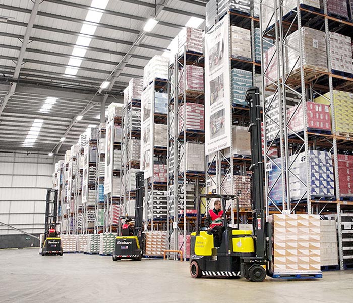 AisleMaster VNA Forklift
